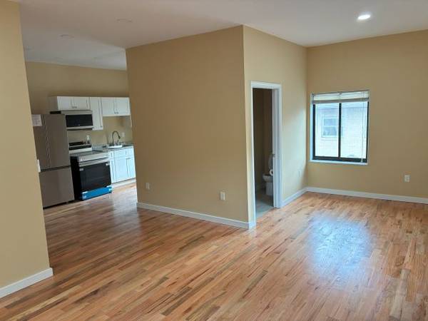 $1,495 / 2br - "BRAND NEW" ...........near Merritt Parkway - Route 15 (HAMDEN)64010163850627121