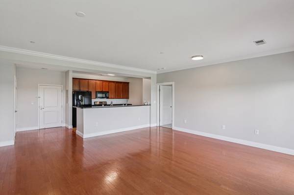 $3,050 / 2br - 1211ft2 - 🏡 OPEN HOUSE - SATURDAY 11AM–1:30PM | 2BR/2BA with Stunning Views (Lowell)63699333628035122