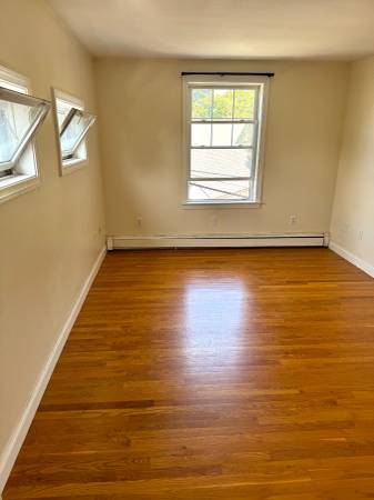 $3,100 / 3br - Modern 3 Bedroom Apt, Modern Kitchen, Pkg, Hdwood Flrs (North Cambridge near Porter Sq/ Redline T)63614178325251123