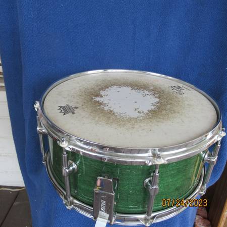 Mapex Snare, 6.5"x14", laca verde esmeralda - $135 (torrance)63471426620545121