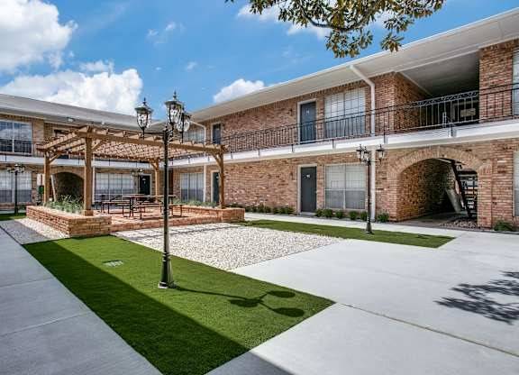 $765 / 1br - 629ft2 - Houston TX, 1B/1B (8900 Chimney Rock Rd, Houston, TX)63906678585602120