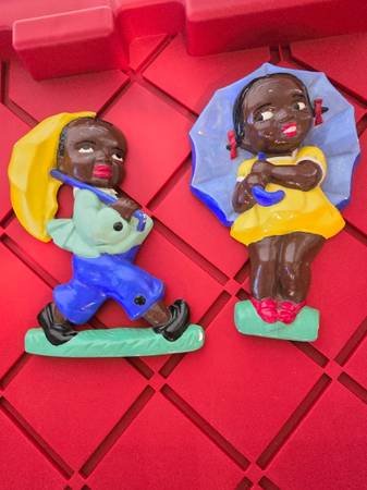 Vintage black americana boy girl umbrella chalkware wall art plaques 1