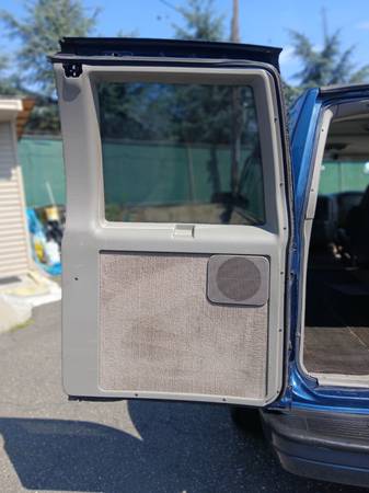 2005 CHEVY ASTRO VAN - $8,999 (Brooklyn)63654713682563124