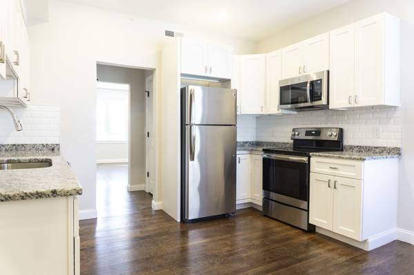 $4,850 / 2br - Brighton 2 Bed/1.5 Bath Condo | Commonwealth Ave (Brighton)64294652827009121