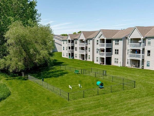 $1,445 / 1br - 659ft2 - Extraordinary comforts with breathtaking views! (1770 121st Ave NW, Coon Rapids, MN)63990379786242121