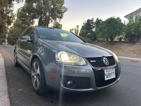 VOLKSWAGEN GOLF GTI -2007- Título limpio - 88000 millas - $5800 (Canoga Park)63470894750595124