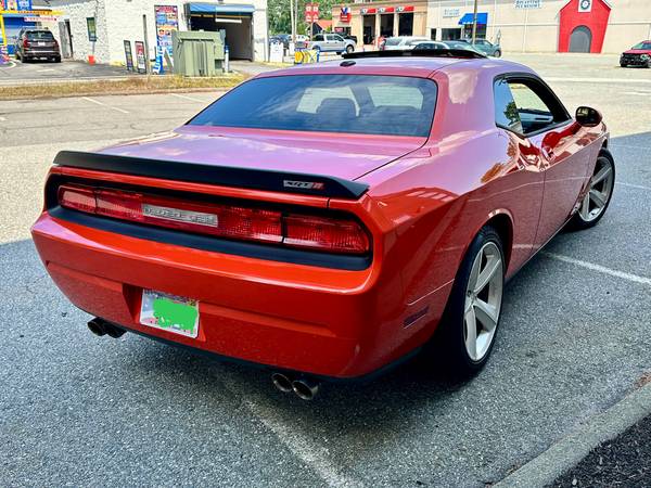 2009 Dodge Challenger SRT8 HEMI Orange 6-Speed Manual Loaded $12900 - $12,900 (Newburyport)63437555648003122