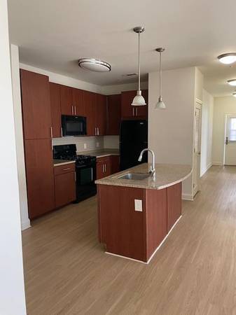 $2.673 / 2 hab - 1613 pies² - Vistas panorámicas, piso laminado de madera, piscina, centro de fitness (Cohasset)63309757457411122