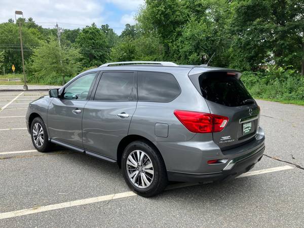 2018 Nissan Pathfinder - $12,995 (Tyngsboro, MA)63470621890049122