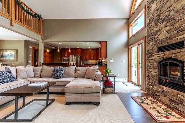 $1 / 5 br - *Okemo Modern Mountain Escape* (4 Whispering Pines Rd, Ludlow, VT 05149, EE. UU.)63313448903937123