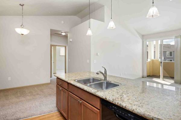 $1,895 / 2 habitaciones - 930 pies cuadrados - 2 habitaciones y 1 baño con cochera. Solicitudes GRATIS, ¡solicite HOY MISMO!!! (Wenatchee)63861315925249121