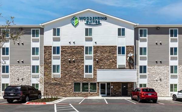 $1,250 / 1br - Pay monthly, stress-free: no contract, no deposit! (1201 Louis Henna Blvd, Round Rock, TX)63922559750274120