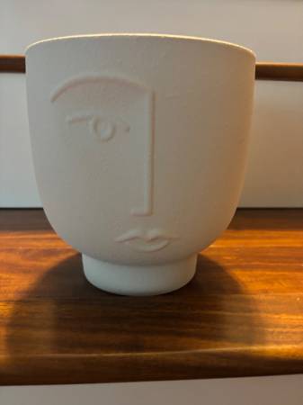 H&M Home Face Planter - $2563471469949953121