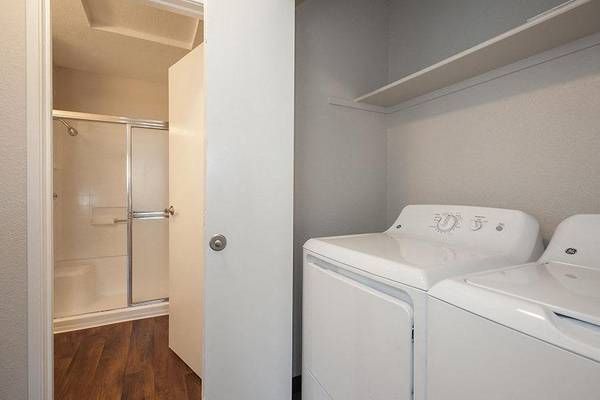 $2,275 / 1br - 885ft2 - Swimming Pool, Balcony, Closet Walk-in, Dishwasher (fairfield / vacaville)63851968640257122