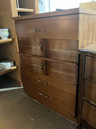 Vintage Dresser / Chest of 4 Drawers 65221 1