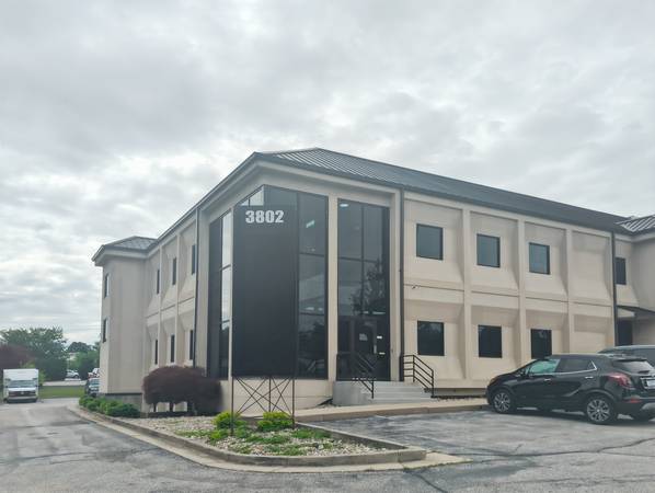 $129 Get the Best of Both Worlds: Co-Working Access with Full Amenities (Bloomington)63660228761731122