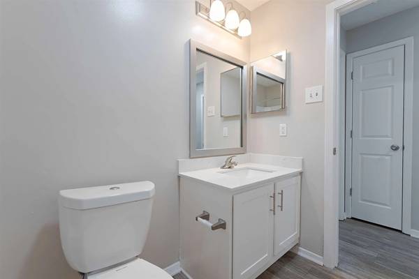 $1,289 / 2br - 1093ft2 - Four-legged friends welcome! Enjoy our pet-friendly 2 BD / 2 BA. (Stone Mountain)63963858783619120