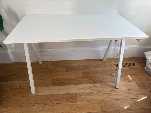 Ikea White Desk 1