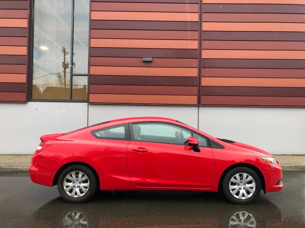 Un solo propietario, Honda Civic LX 2012 <<Muy bien mantenido<<Kilometraje de autopista - $6.995 (Daily Deals Auto Sales Lynnwood)63441859181057123