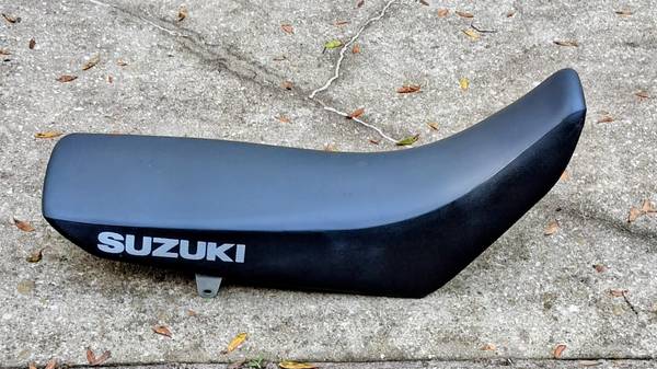 Suzuki DR650 seat 1