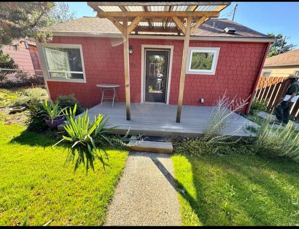 $2,625 / 2br - 900ft2 - 'Rent special' Comfortable House Renovated w nice garden 2 beds (Renton)64031135900162120