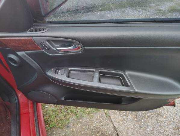 Good clean car - $1,200 (Kenner)63438947938435121