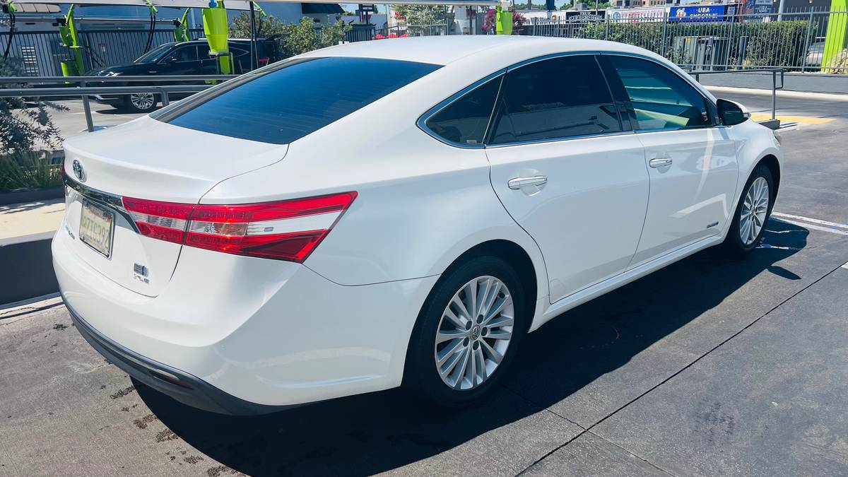 Toyota Avalon XLE Hybrid 2013
