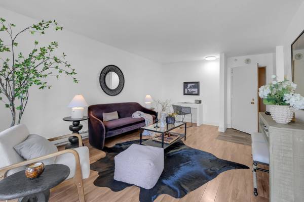$3,000 / 2br - 2BR/1.5BA Condo w/ Water View & Balcony – 6 Commodore Dr #235 (emeryville)64030488503811121