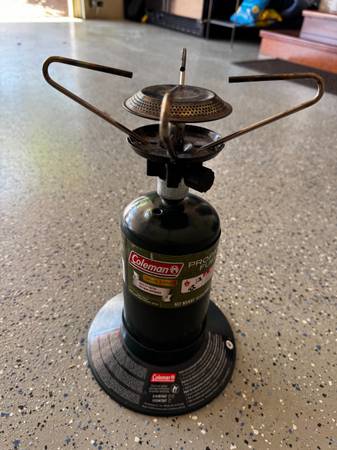 Coleman BottleTop Propane Stove with Adjustable Burner 1