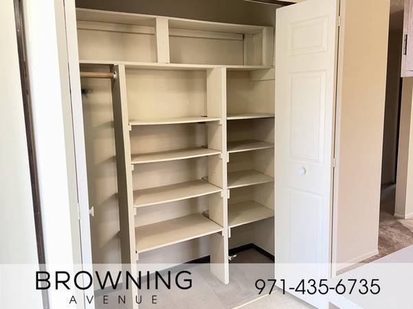 $1,300 / 2br - Serene Two Bedroom + Updated Appliances - Laundry Hookup In-Unit (Salem on Browning Ave)63660394425857120