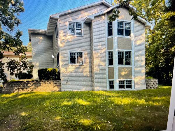 $735,000 / 4br - 9200ft2 - 7,000 sq. ft plus see details by owner 2.75 acres (Beloit)63846720761729120