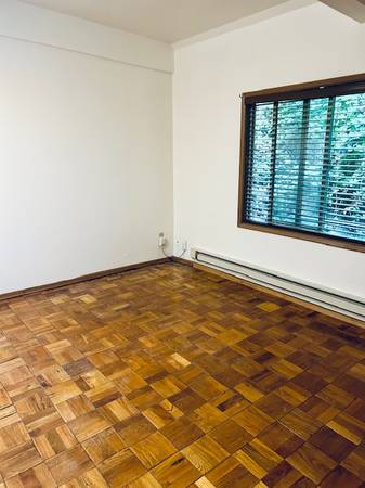 $1449.00 / 1br - 650ft2 - SPACIOUS MCM 1+1 APT ACROSS FROM OHSU/VA, PET FRIENDLY W/PARKING!63914854900227124
