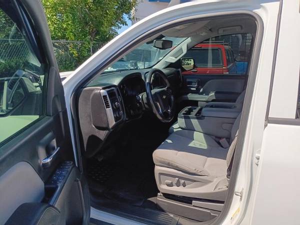 2018 Chevrolet Silverado 1500 LT Crew Cab 4WD - $17,988 (97030)63616172612483124