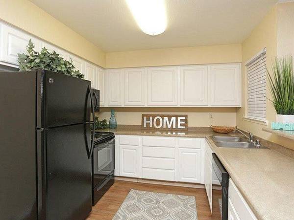 $1,595 / 2br - 928ft2 - Gorgeous 2 BR Retreat: Fully Equipped Kitchen + $500 Off Move-In (Clovis)63798508892161122