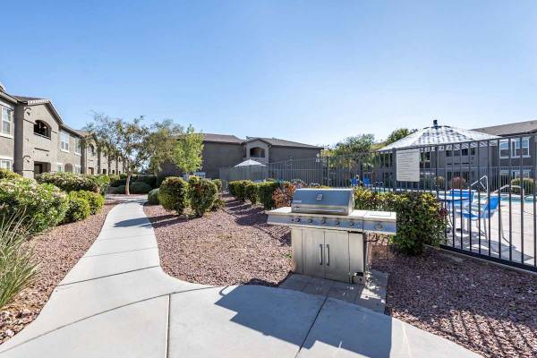 $1,019 / 1br - 823ft2 - Business Center, High Speed Internet, Pool (3050 N Jones Blvd, Las Vegas, NV)63859501802881123
