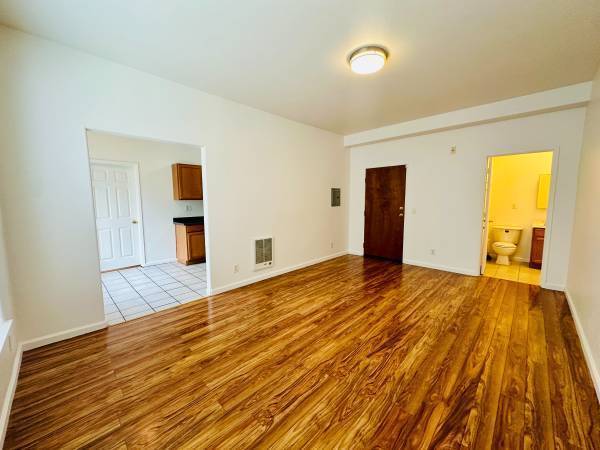 $930 / 1br - Clean and Cozy 1-Bedroom, 1-Bath Apartment (San Francisco, CA)64055521305602120