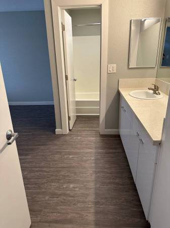 $1,600 / 2br - 900ft2 - 2 dormitorios en alquiler - $1,600 Nov-May (Tiverton)64002828807811124