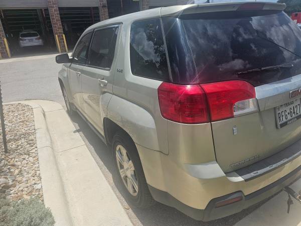 2011 GMC terrain  210,000 miles Runs strong   fair cond. Rebuilt title - $6,900 (N Austin)63621898788481124