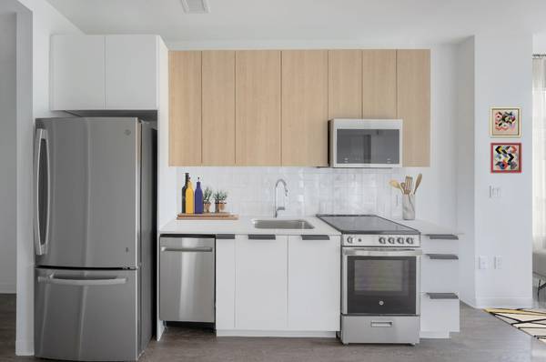 $3,845 / 1br - Allston 1 Dormitorio/1 Baño | Cocina Moderna + Terraza en la Azotea | Cerca de Boston Landing (Allston)63614178583299124