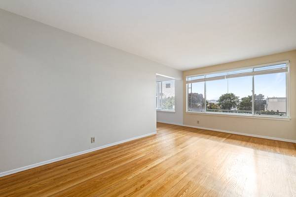 $2,795 / 370ft2 - Studio/Laurel Heights/99Lupine&Masonic/Top Floor/Available Now! (laurel hts / presidio)63826175778817120