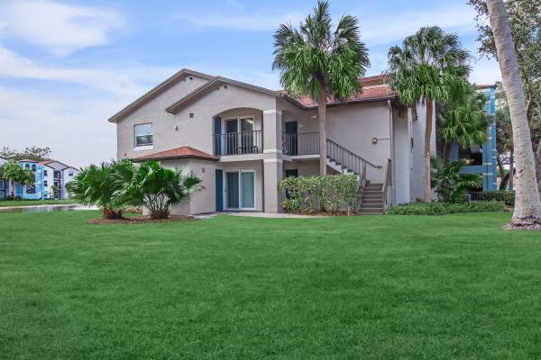 $1,873 / 2br - 1200ft2 - Relax by the Pool in Beautifully Landscaped Grounds! 🌞 (9873 Lawrence Road, Boynton Beach, FL)64002011704705120