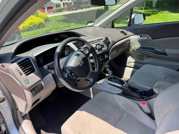 2012 Honda Civic LX - $4,90063654724858883123