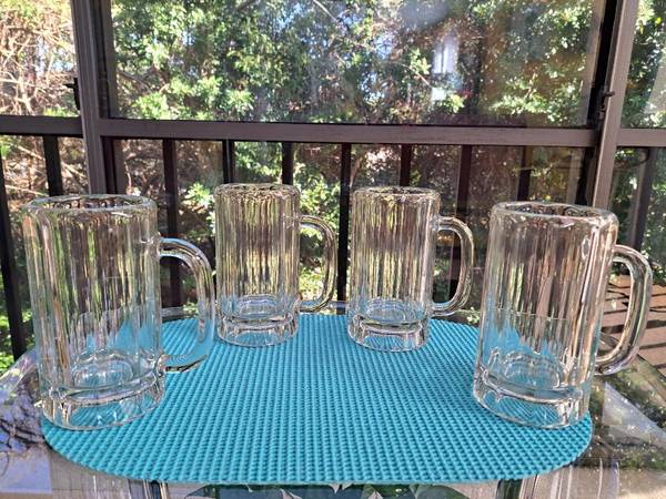 Libbey classic 16 oz clear glass paneled beer mugs – 4 total 1