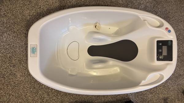 Baby Patent AquaScale 3-in-1 Bath Tub – (White) 1