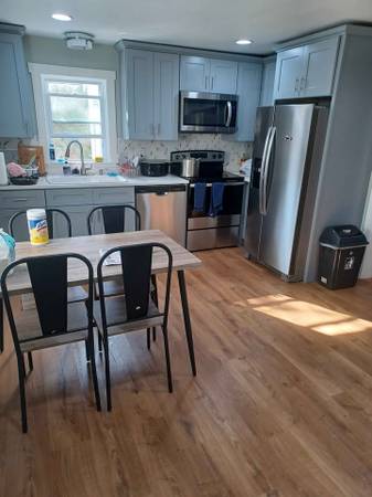 $950 / 5br - 1300ft2 - Furnished room with easy access to everything (Woburn)63996834090883121