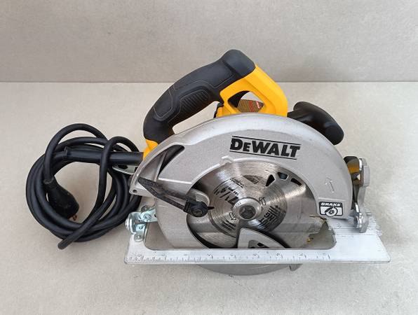 DeWalt  7-1/4 circular saw 1