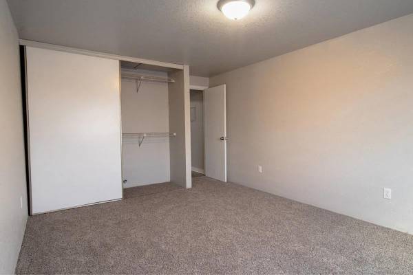 $1,375 / 2br - 892ft2 - Non-Smoking, Walk-In Closets, Covered Parking (Boise)63794945452931124