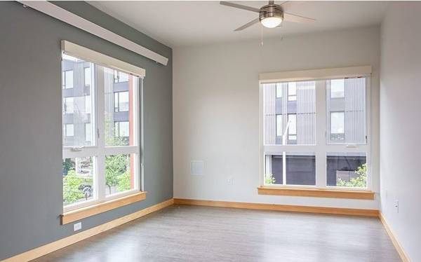 $1,225 / 1br - 570ft2 - Ceiling Fan, Off Street Parking, 1/BD64039222937987122