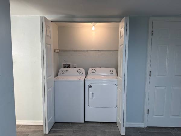 $1325.00 / 2br - 972ft2 - Adosado actualizado de dos pisos en alquiler en una comunidad tranquila.63768080480257124