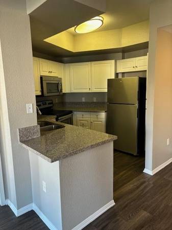 $3,958 / 2br - 1054ft2 - Elevator Access on All Floors, Amazon Hub for Package Delivery (University City)63954709814019120